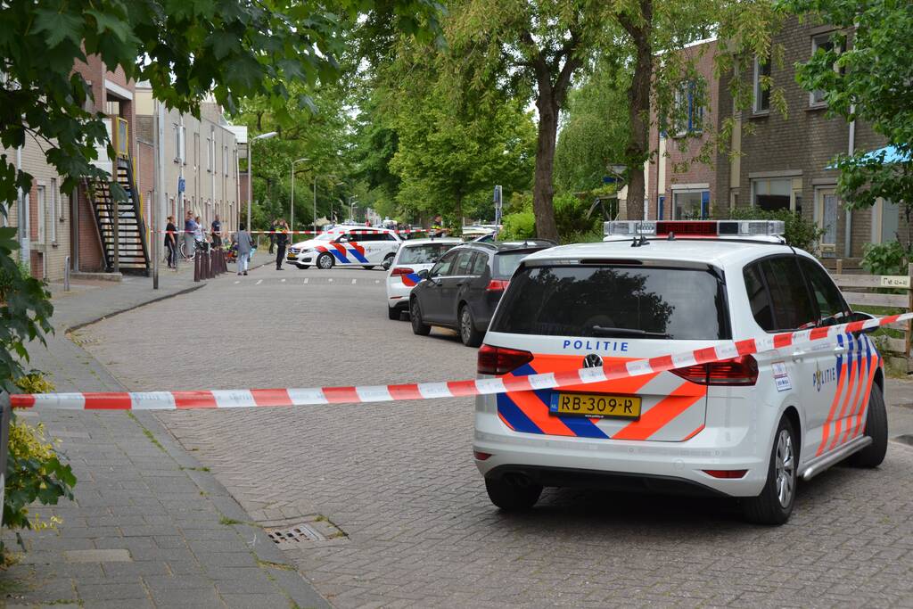 Mogelijk explosief aangetroffen, straat afgezet