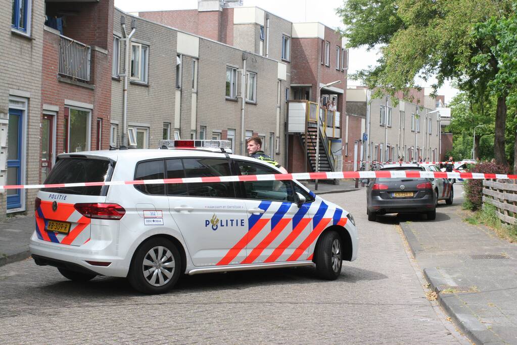 Mogelijk explosief aangetroffen, straat afgezet