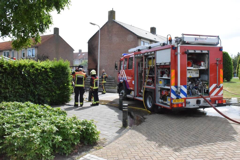 Enorme vlammenzee bij brand in schuur
