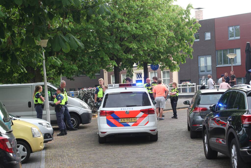 Vechtpartij bij cafe, meerdere gewonden