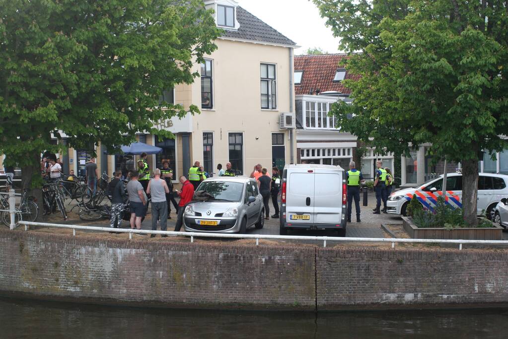 Vechtpartij bij cafe, meerdere gewonden