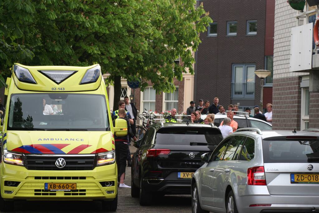 Vechtpartij bij cafe, meerdere gewonden