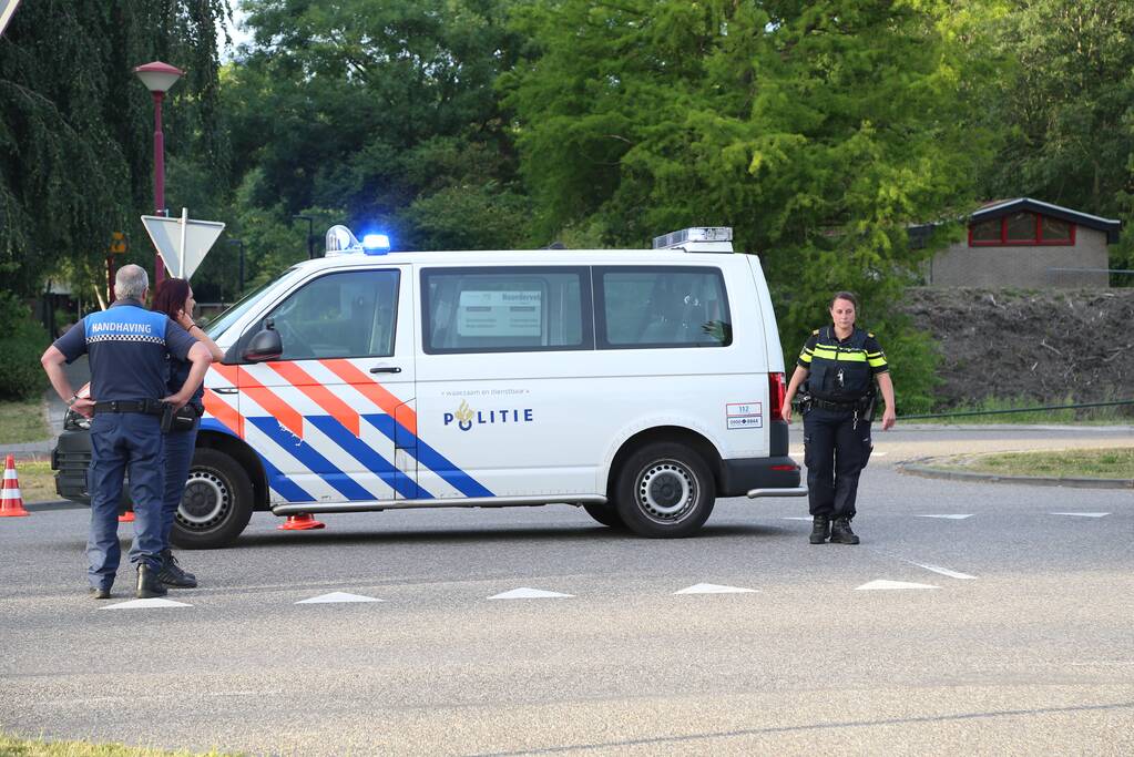 Fietser hard onderuit