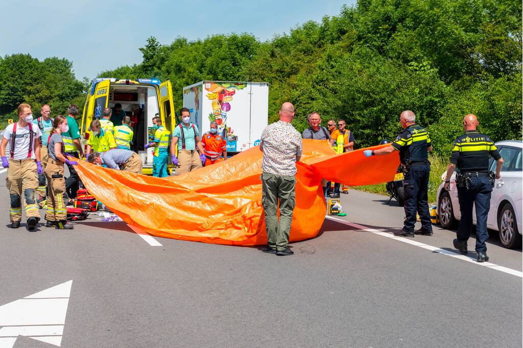 Motorrijder zwaargewond na eenzijdig ongeval