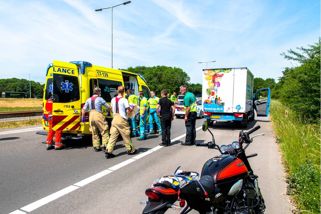 Motorrijder zwaargewond na eenzijdig ongeval