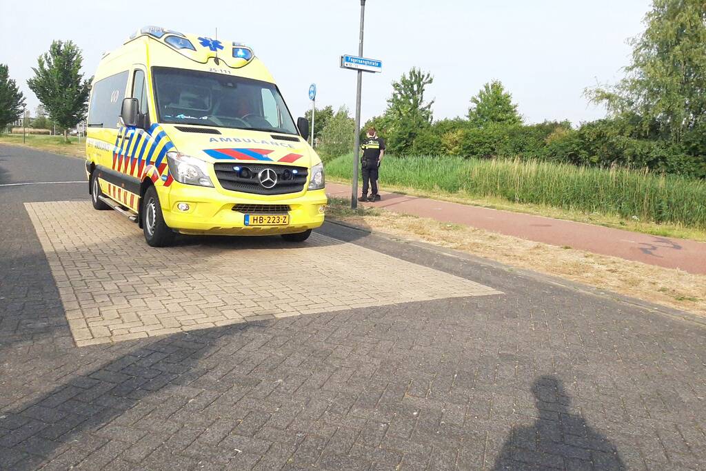 Gewonde bij aanrijding tussen scooter en fiets