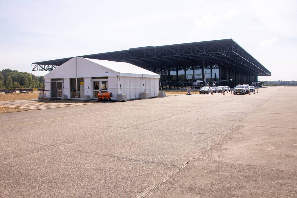 In de rij voor een coronatest bij Nationaal Militair Museum