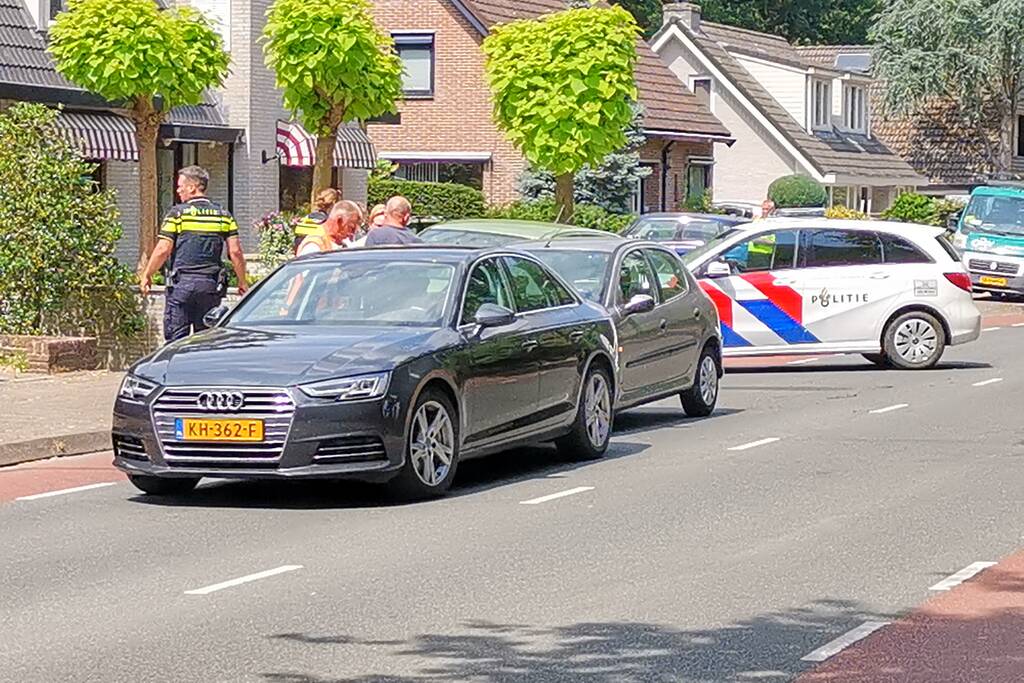 Gewonde bij aanrijding tussen drie voertuigen
