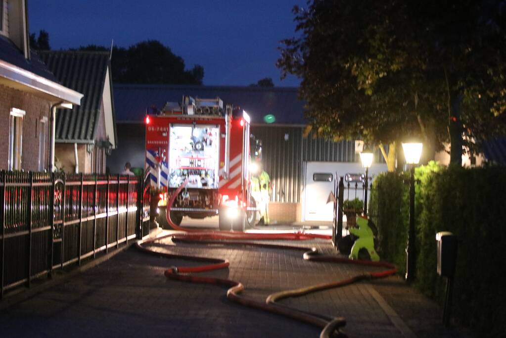 Flinke rookontwikkeling bij brand in schuur