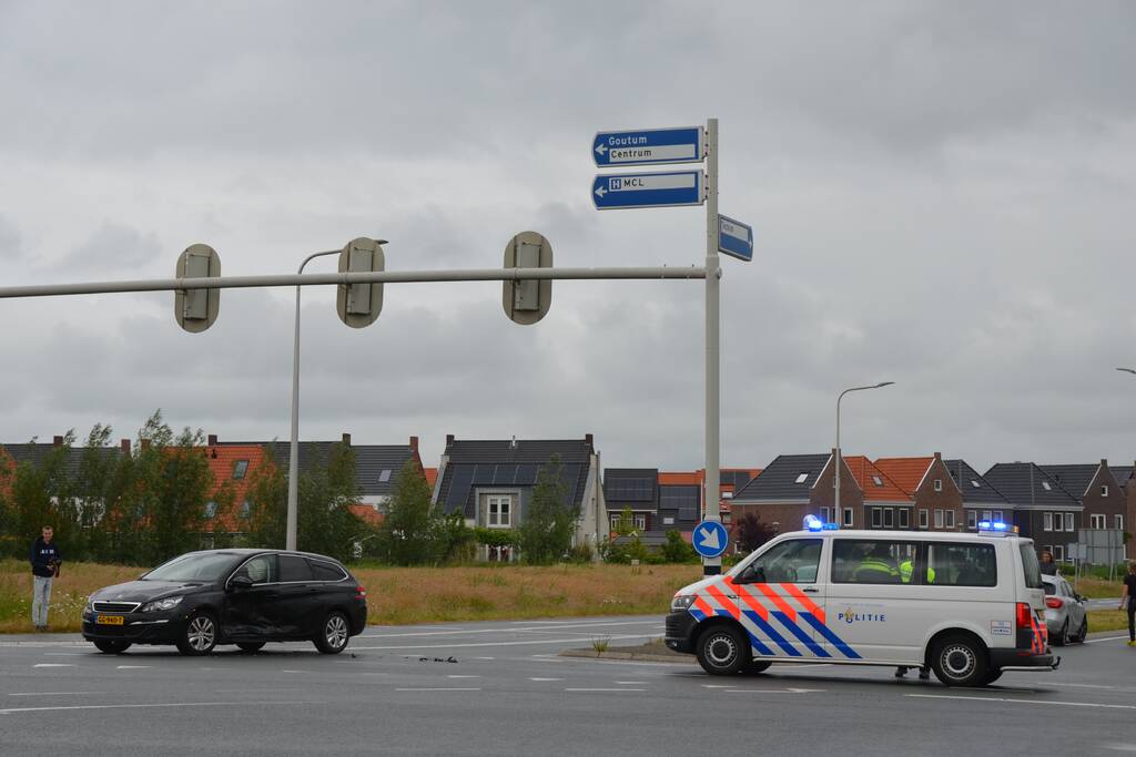 Veel schade bij botsing op kruising