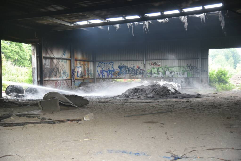 NL-Alert voor enorme rookontwikkeling bij brand in loods