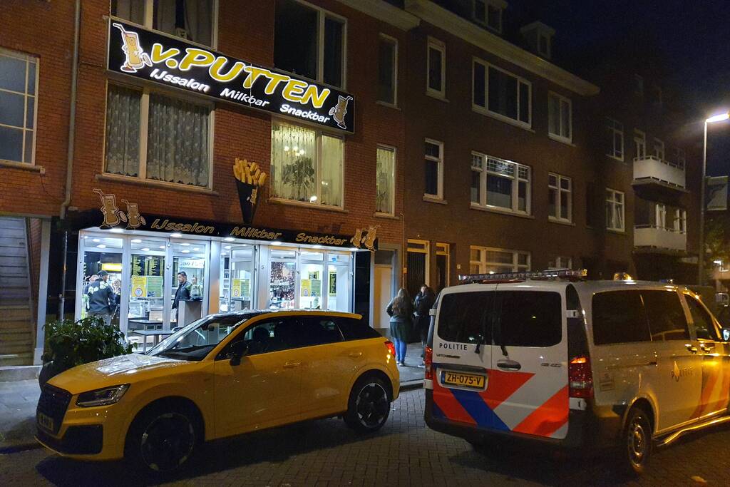 Man overvalt cafetaria met pistool