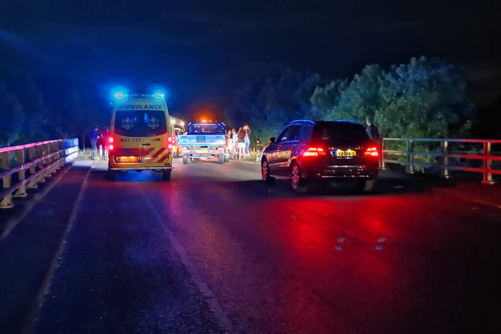 Fietser zwaargewond na aanrijding