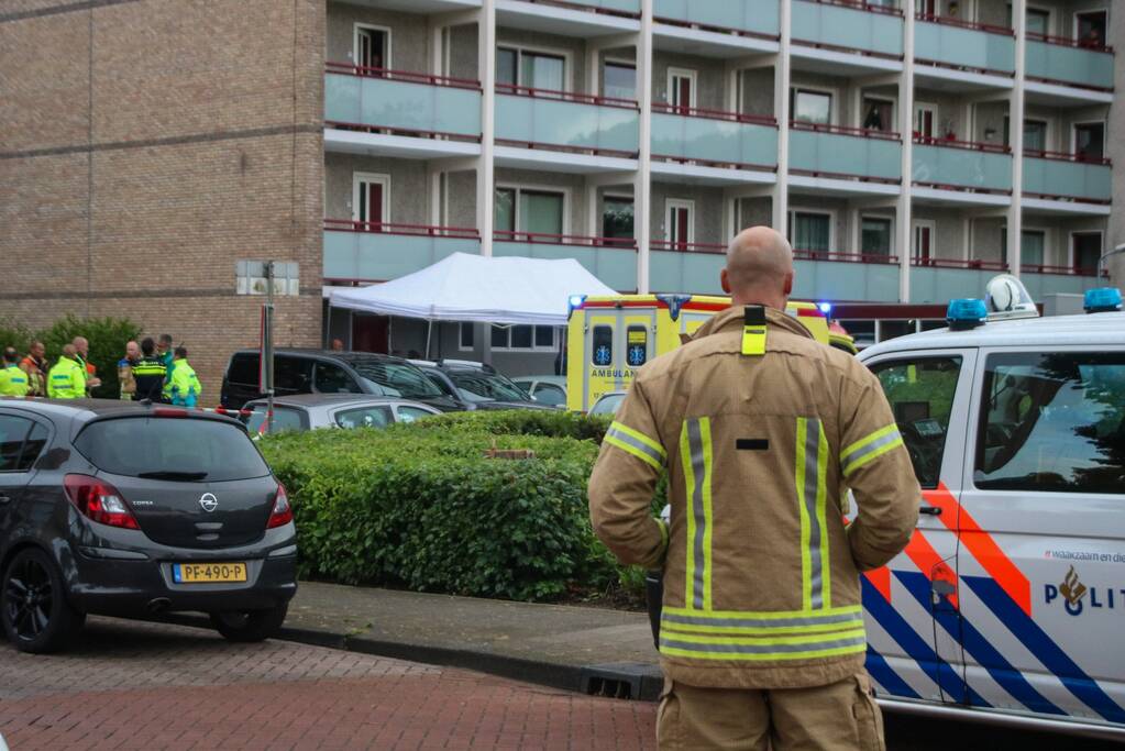Persoon overleden na val van flat