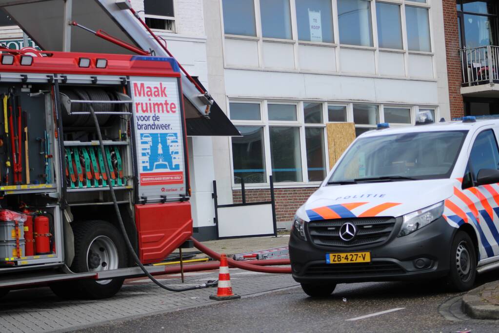 Politiekleding gestolen tijdens brand