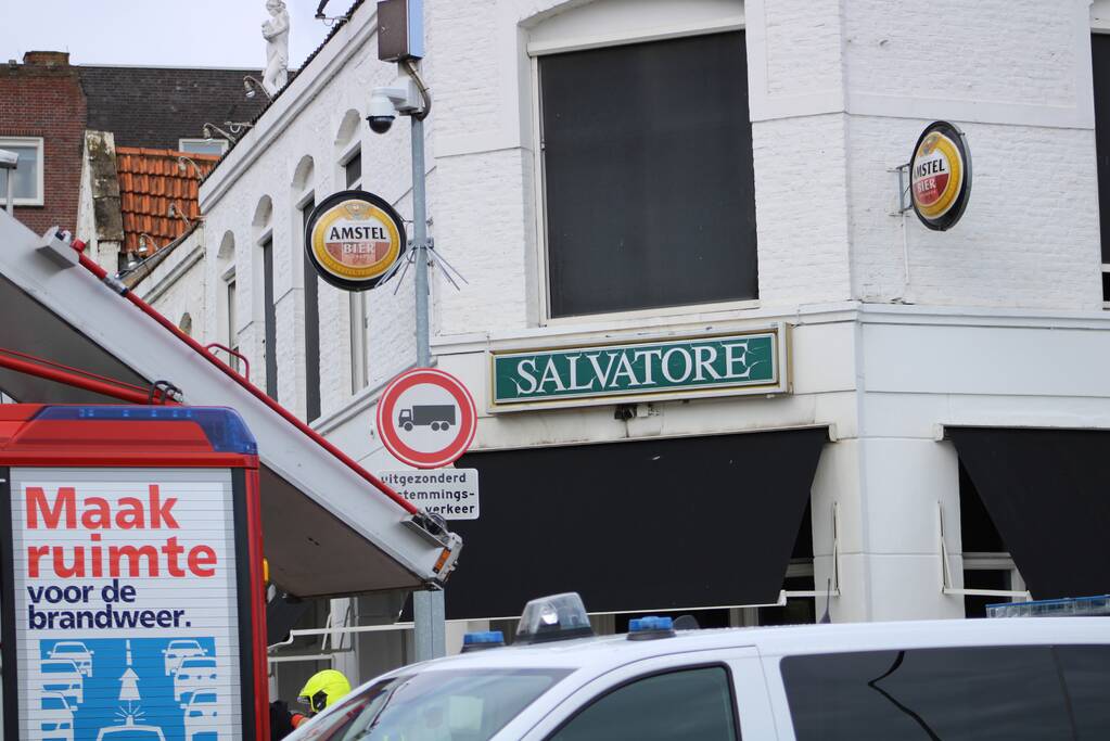 Politiekleding gestolen tijdens brand