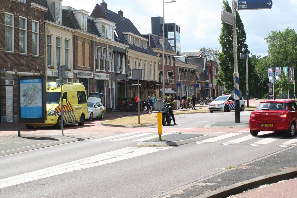 Motorrijder gewond door val op rotonde