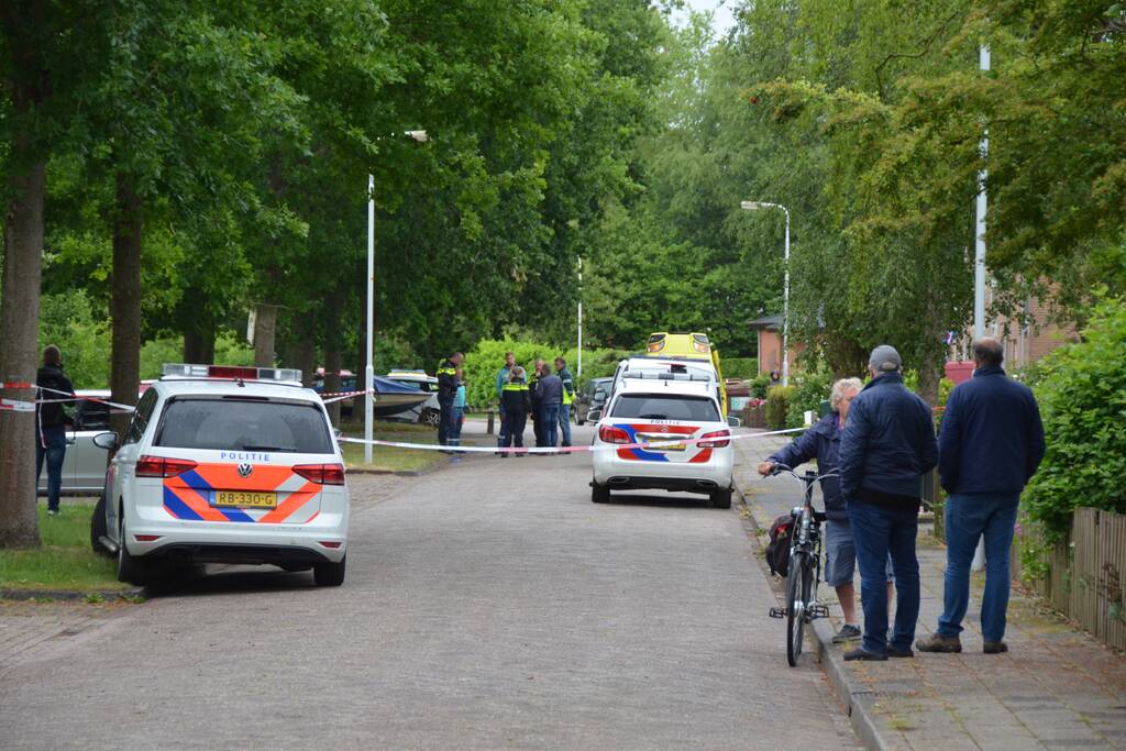 Straat afgezet na steekpartij, persoon overleden