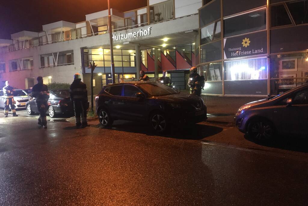 Interieur geparkeerde auto zwaar beschadigd bij brandstichting