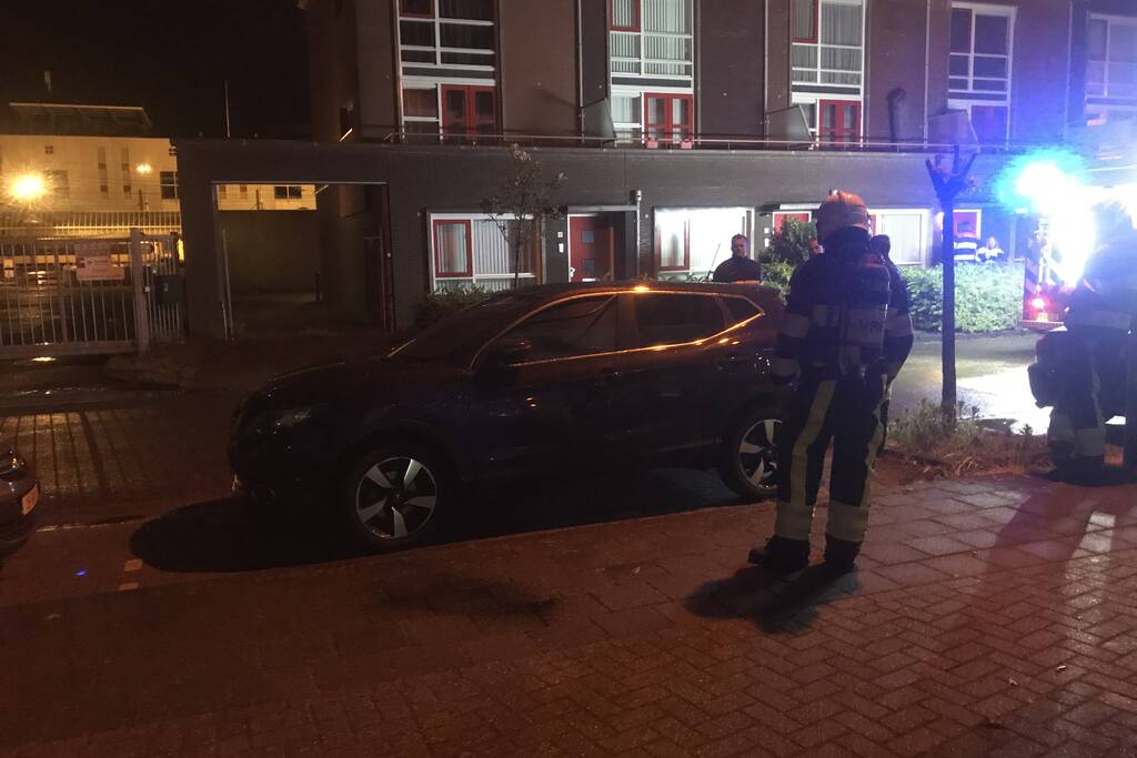 Interieur geparkeerde auto zwaar beschadigd bij brandstichting