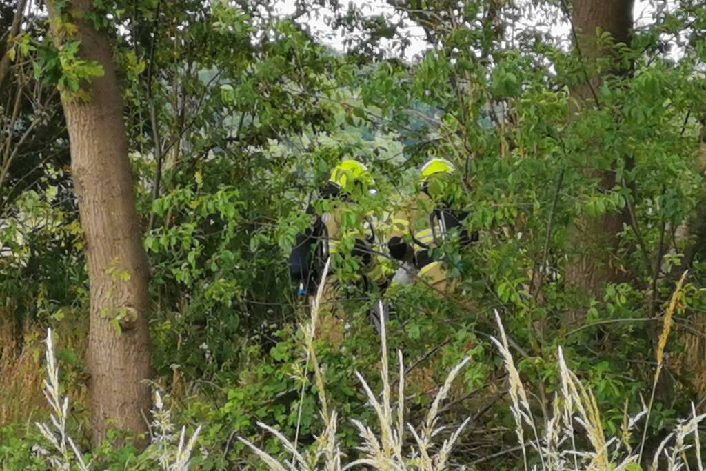 Vaten aangetroffen in berm in buitengebied