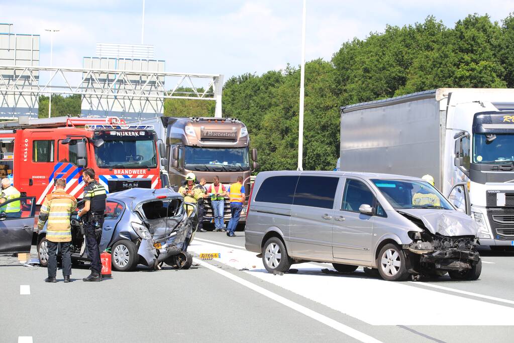 Flinke schade na kop-staart aanrijding