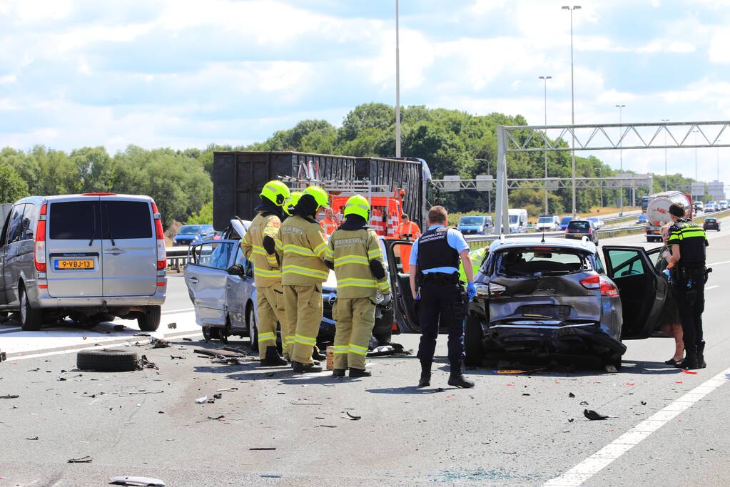 Flinke schade na kop-staart aanrijding