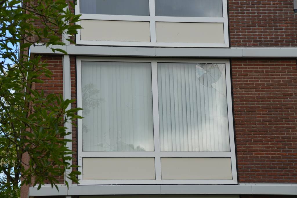 Raam gesneuveld bij mogelijk schietpartij