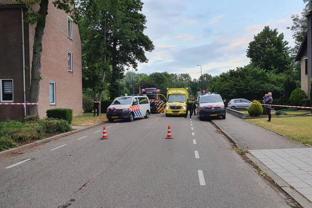 Bewoner laat brandweer niet binnen bij brand