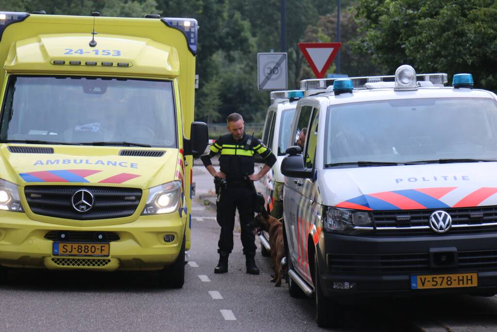 Bewoner laat brandweer niet binnen bij brand