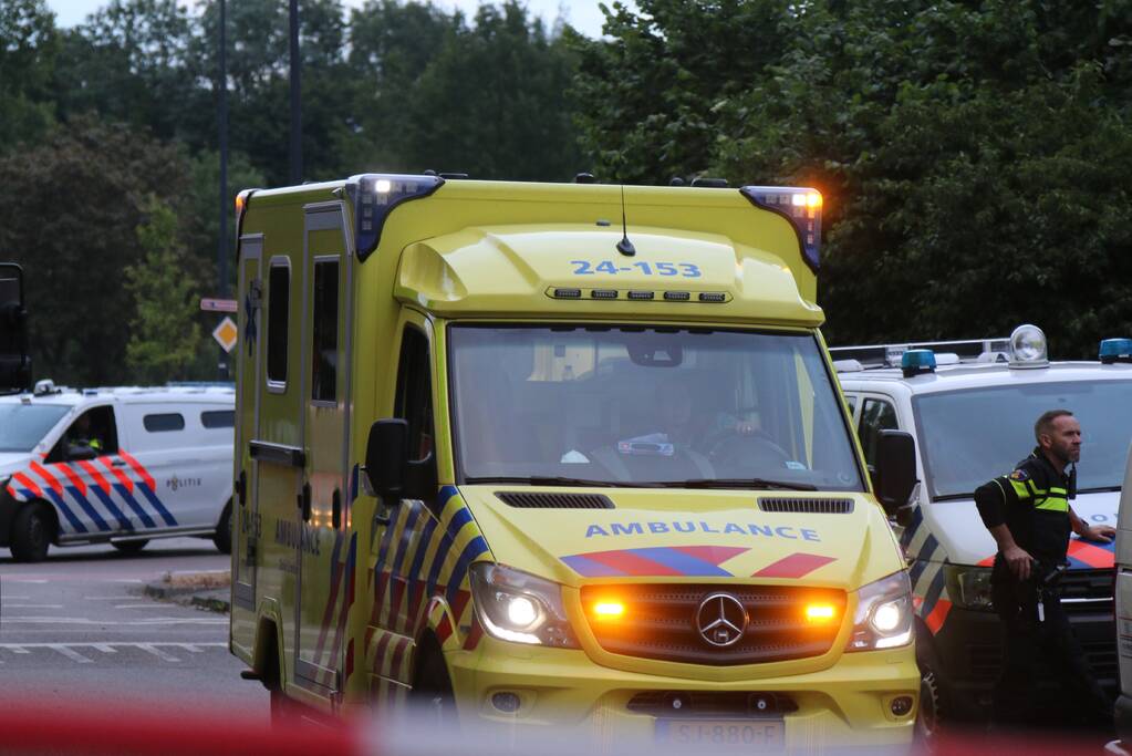 Bewoner laat brandweer niet binnen bij brand