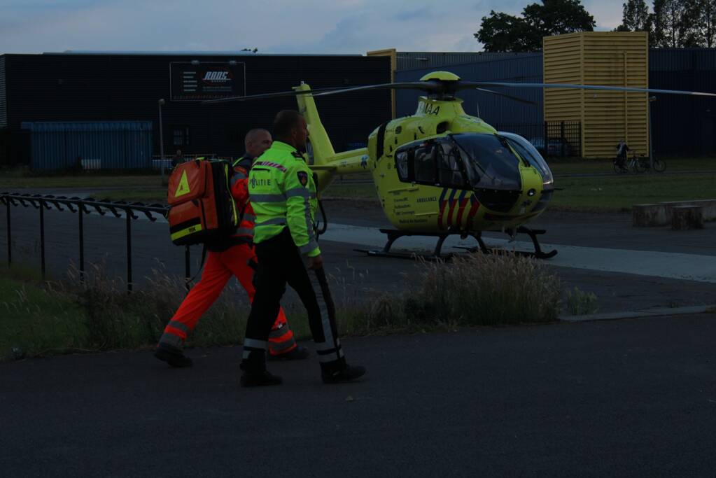 Persoon zwaargewond na incident op speelveld
