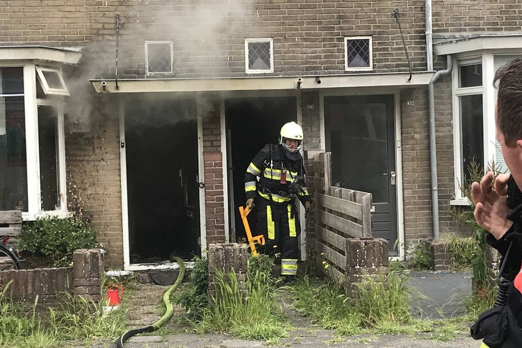 Veel rook bij brand in woning