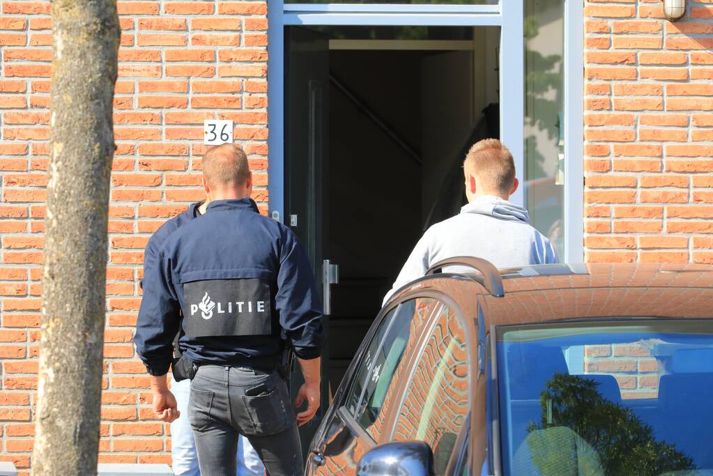 Meerdere personen aangehouden bij inval in woning door arrestatieteam