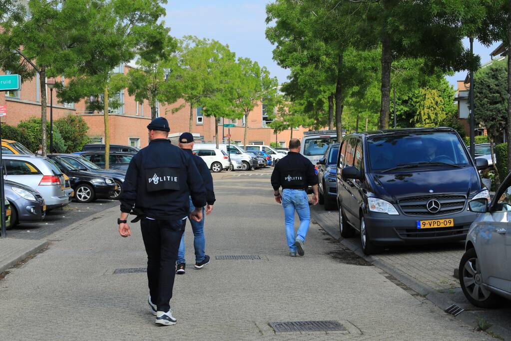 Meerdere personen aangehouden bij inval in woning door arrestatieteam