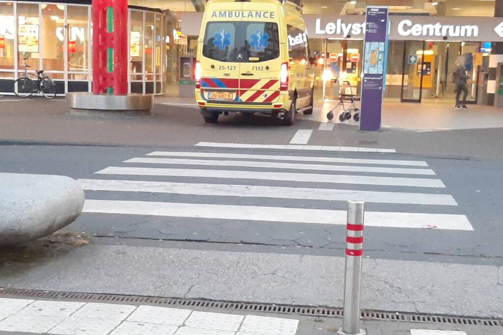 Vrouw met rollator gewond na val van trap op station