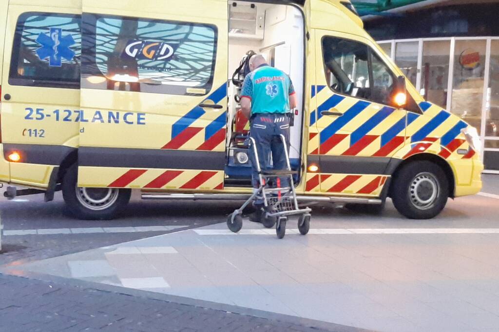 Vrouw met rollator gewond na val van trap op station
