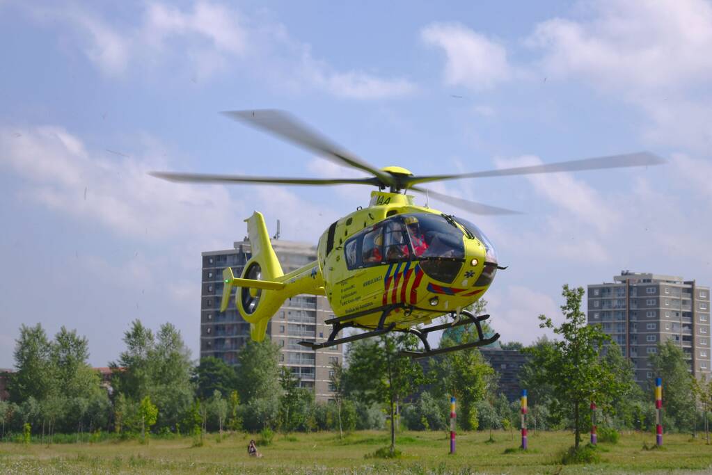 Traumahelikopter landt in Reinaldapark