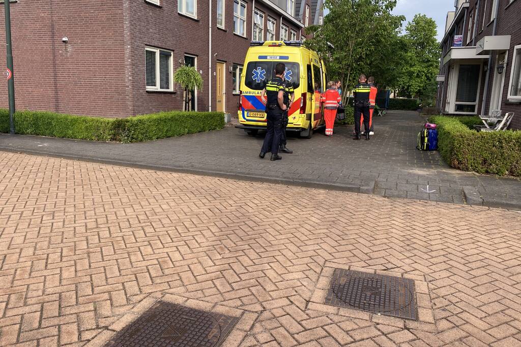 Traumahelikopter landt op sportveld