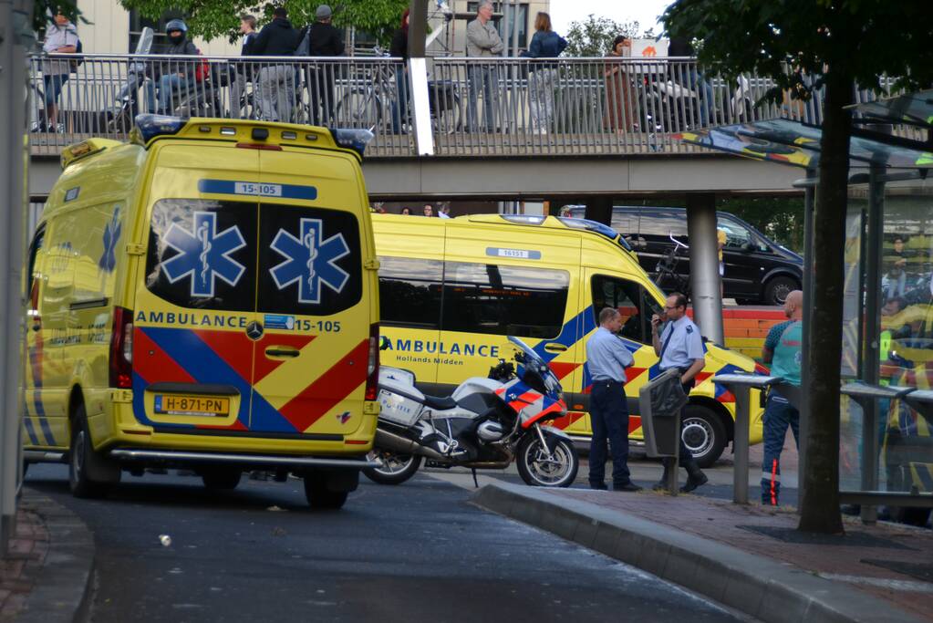 Twee gewonden bij steekpartij op busstation