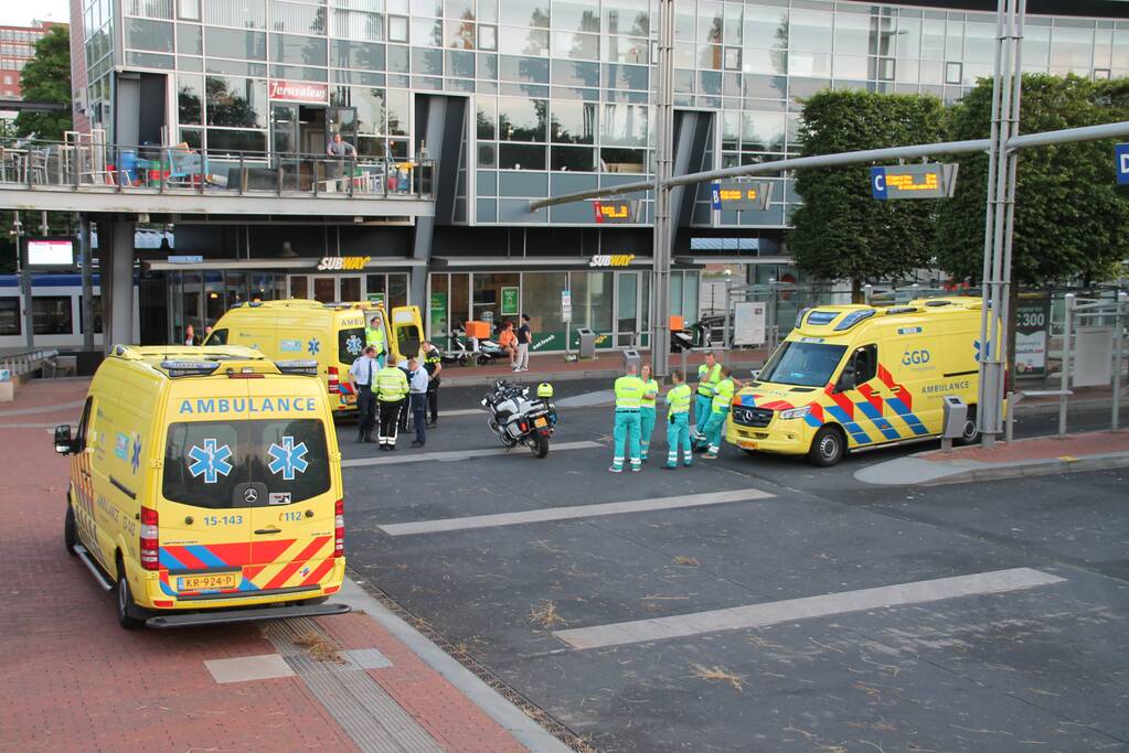 Twee gewonden bij steekpartij op busstation