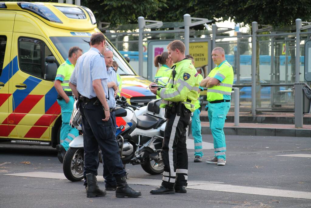 Twee gewonden bij steekpartij op busstation