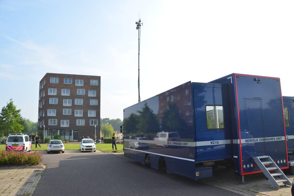 Ingangen afgesloten en aanhouding bij demonstratie Black Lives Matters op De Bult