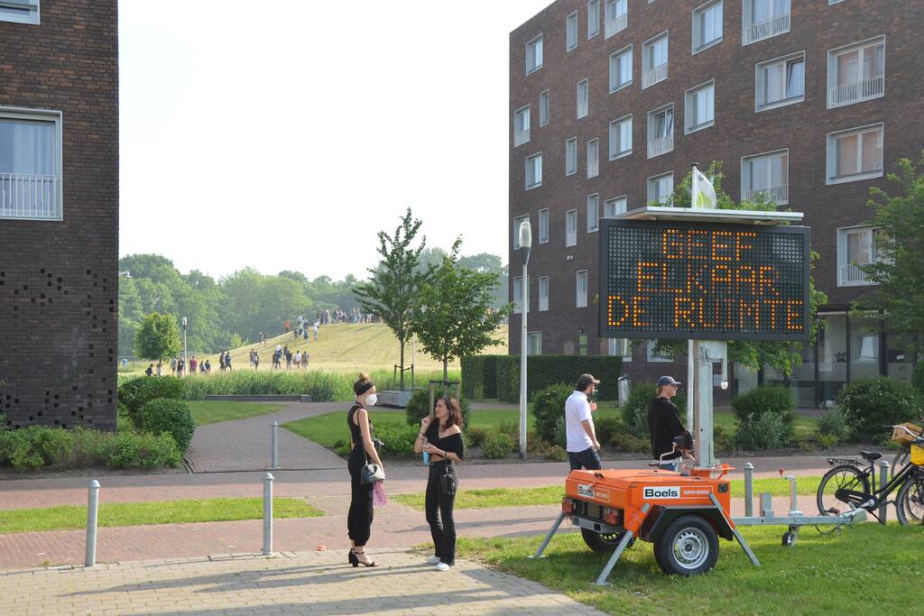 Ingangen afgesloten en aanhouding bij demonstratie Black Lives Matters op De Bult