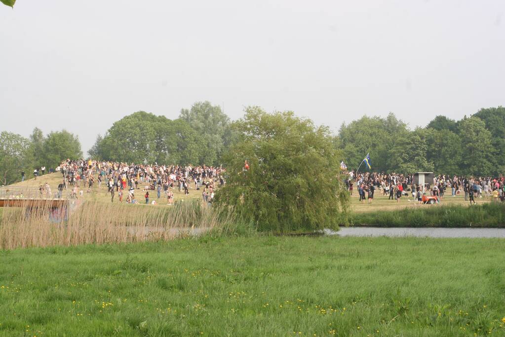 Ingangen afgesloten en aanhouding bij demonstratie Black Lives Matters op De Bult