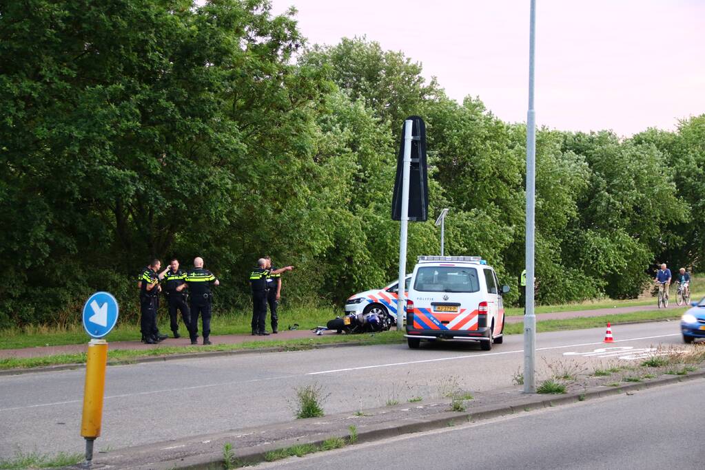 Motorrijder klemgereden en aangehouden