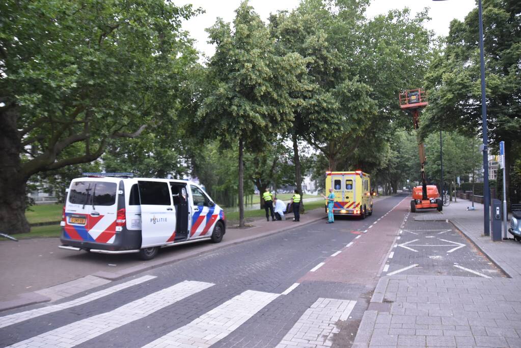 Omstanders redden dronken man uit het water