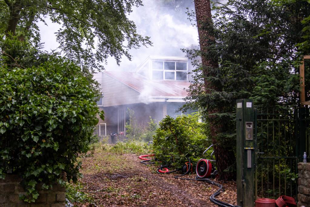 Grote brand in leegstaande villa