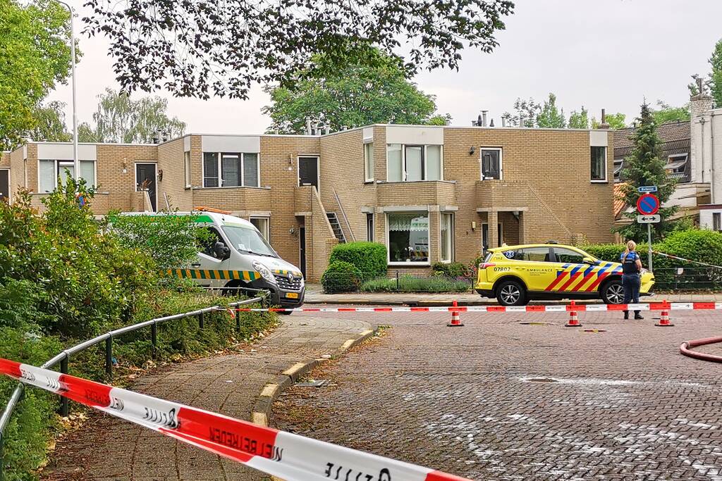 Zwaar gewonde bij heftige brand in woning