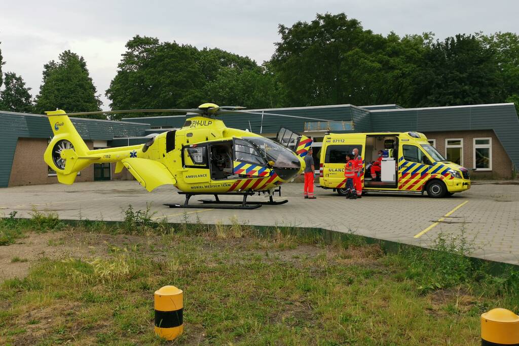Zwaar gewonde bij heftige brand in woning